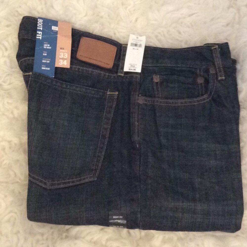 • Men’s Gap Bootcut Jeans •
